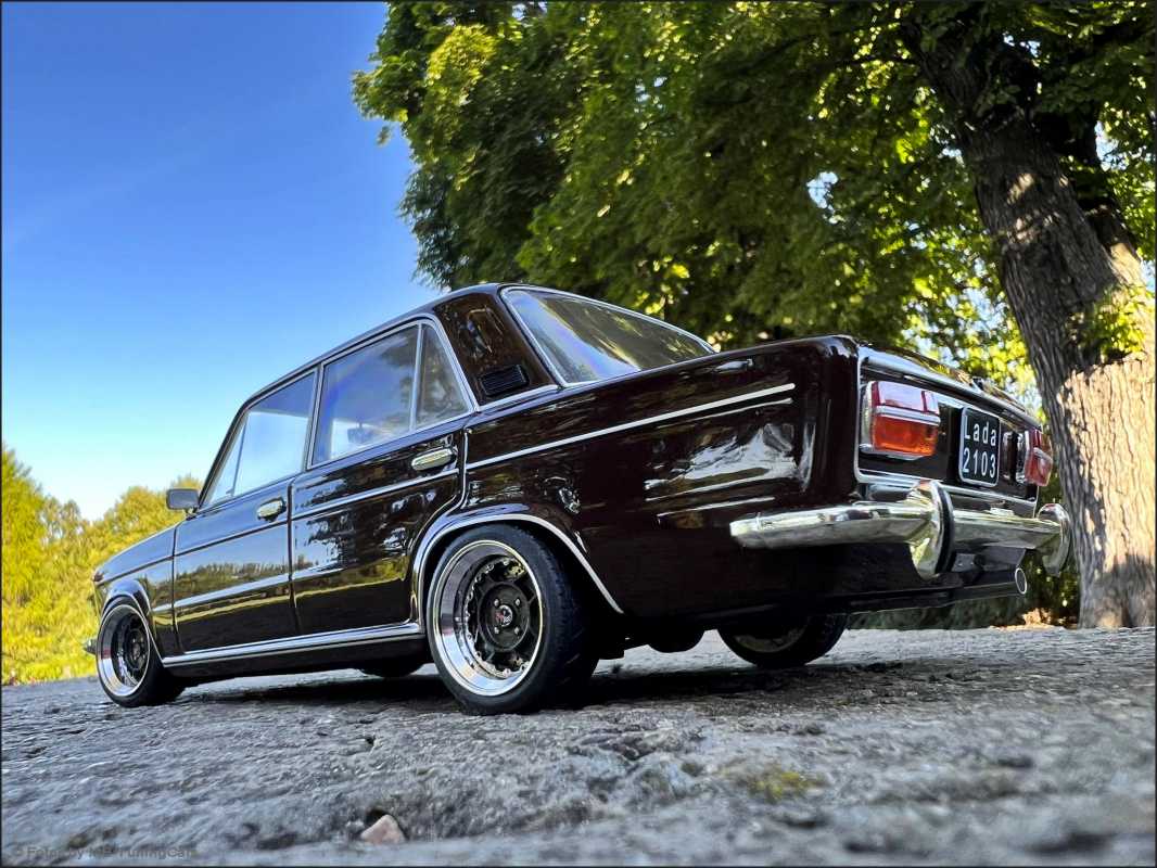 1:18 Lada 2103 / DDR Car - Braun Edition -